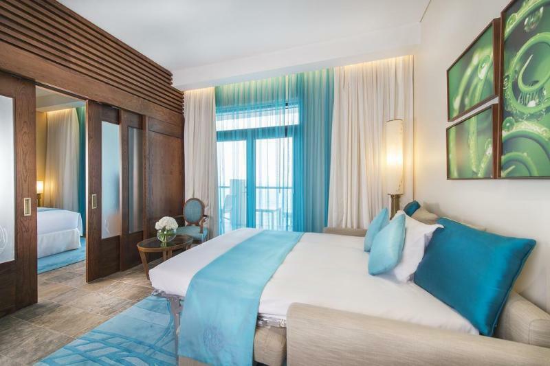 Aparthotel Signature And 4*